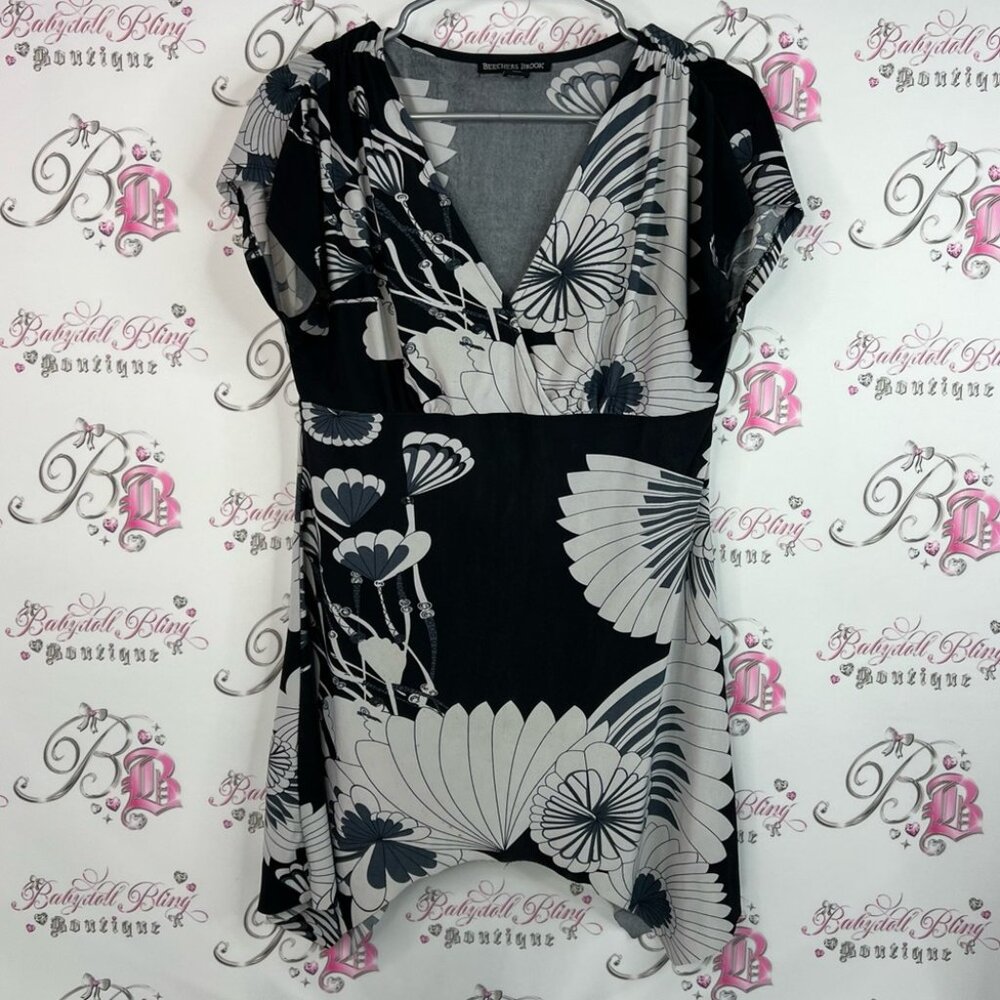 Beechers brook top asymmetrical fairy hem Floral Black Gray Top fan look flowers